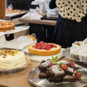 Cake Display & Stands